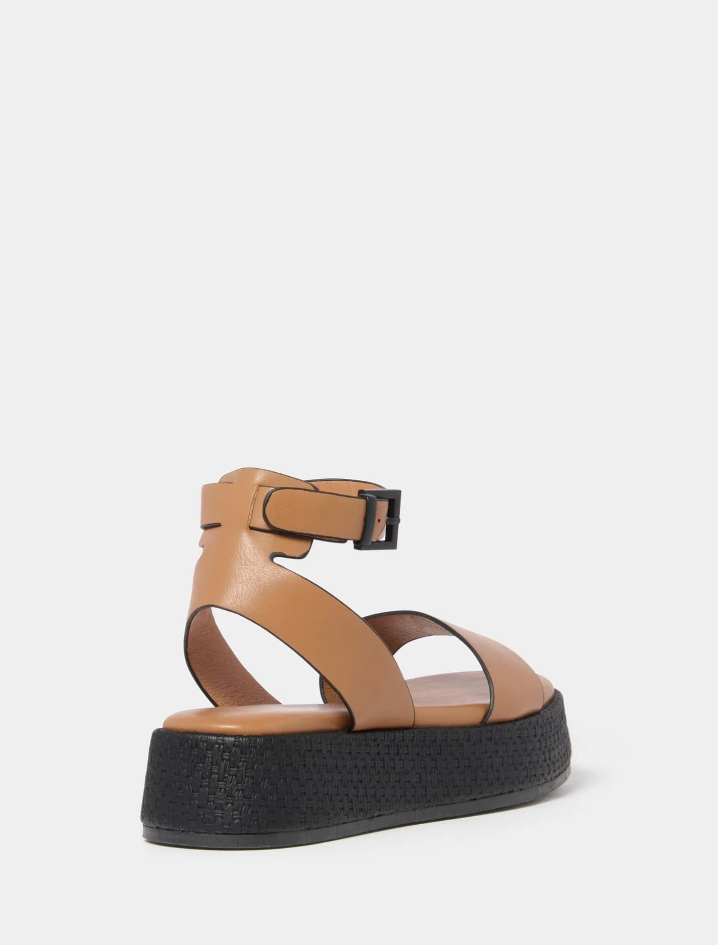 Alessa Flatform Sandal