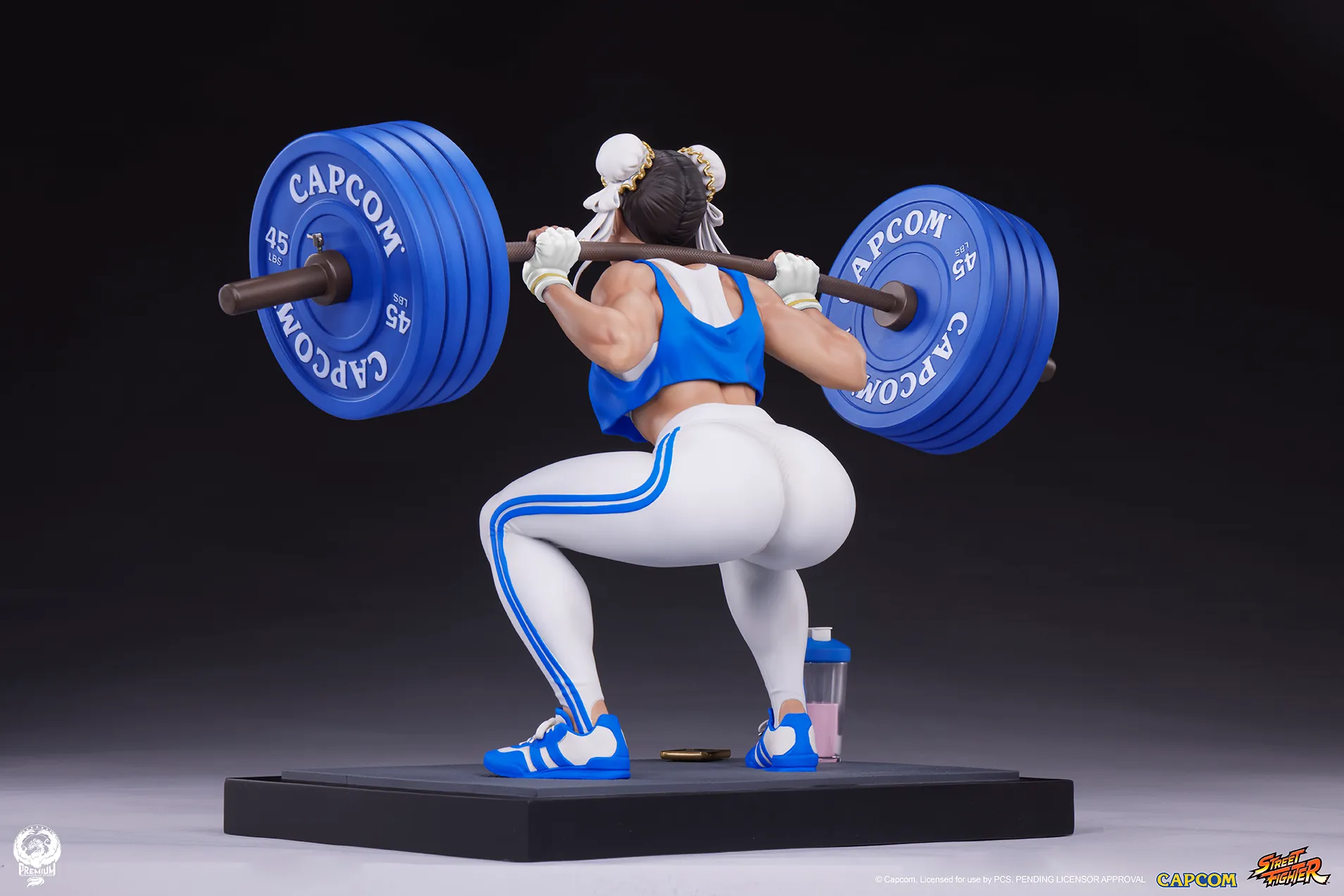 Chun-Li Powerlifting (Classic) 1/4 Scale Statue