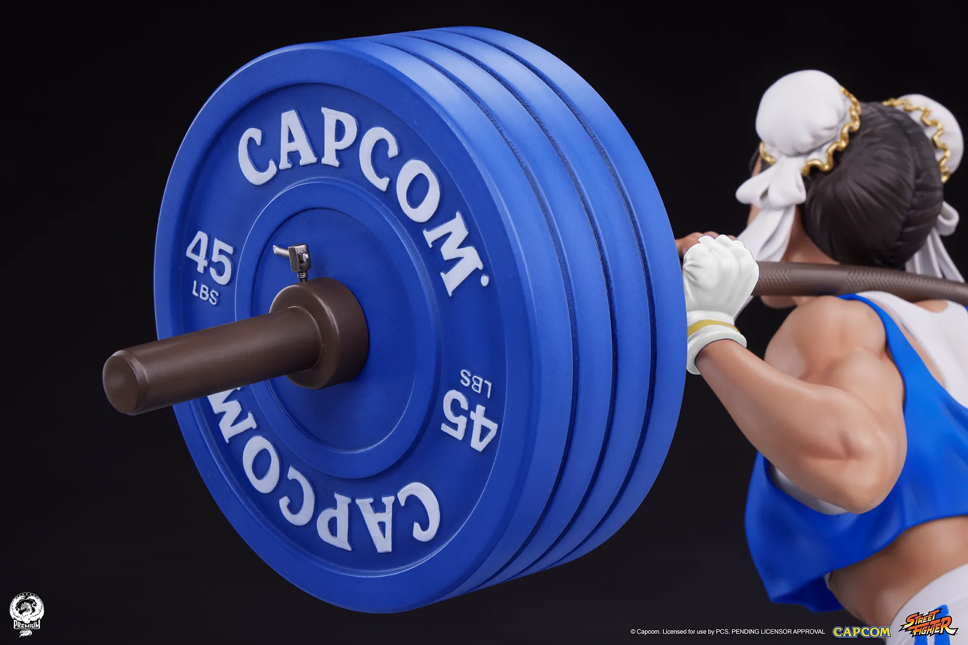 Chun-Li Powerlifting (Classic) 1/4 Scale Statue