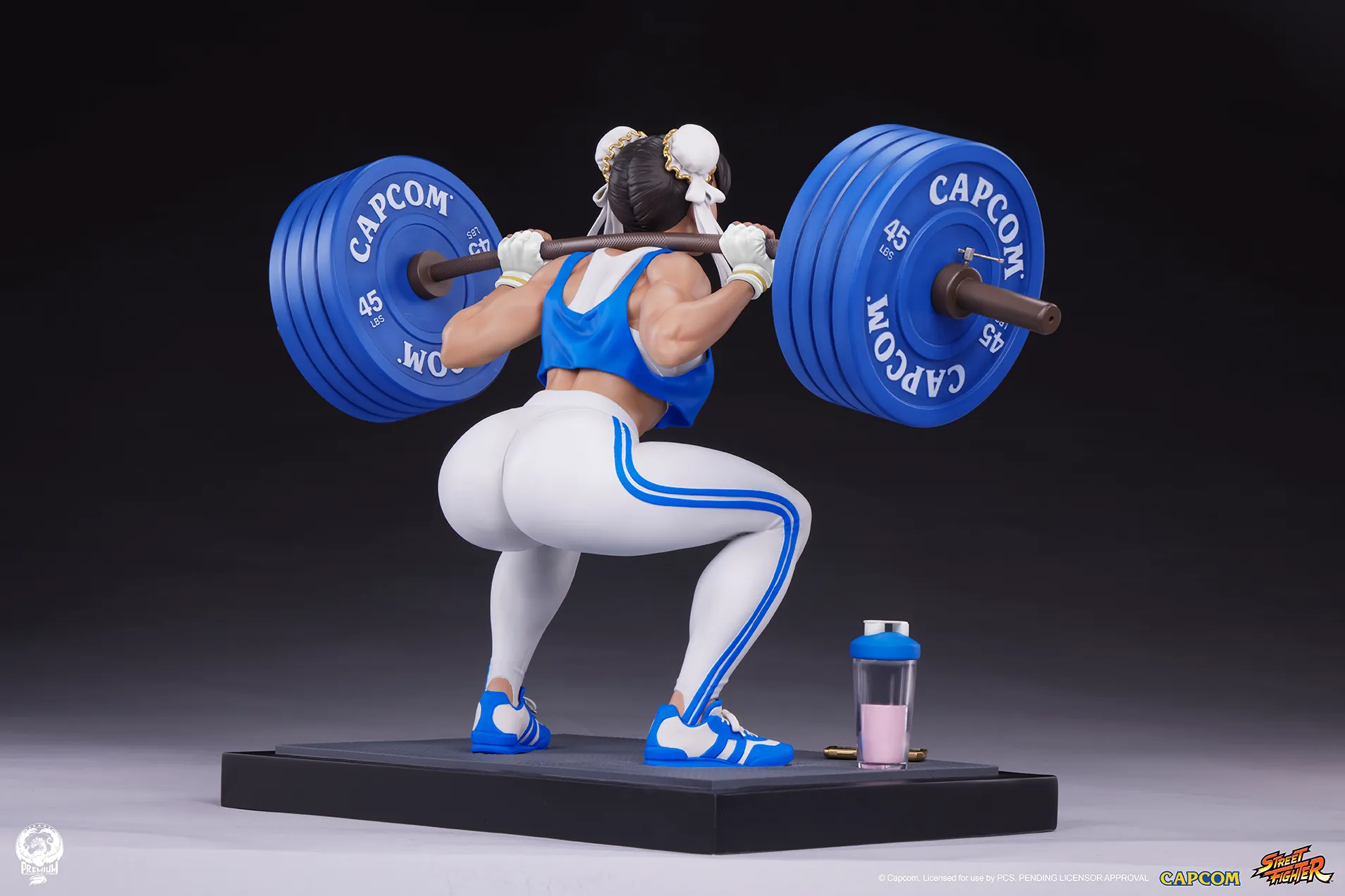 Chun-Li Powerlifting (Classic) 1/4 Scale Statue