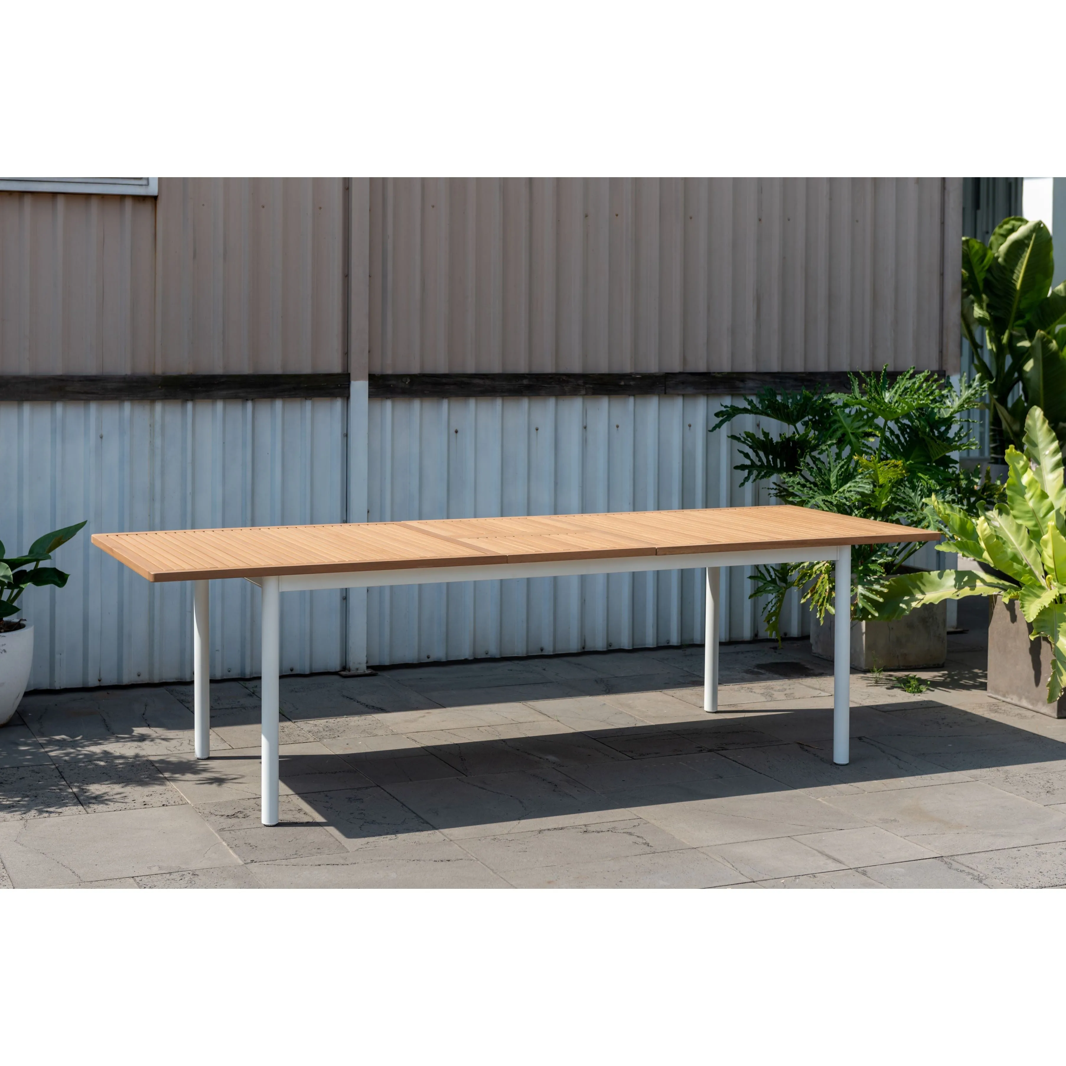 Edgartown Dining Table Euro-Design Extendable Outdoor (85-105")