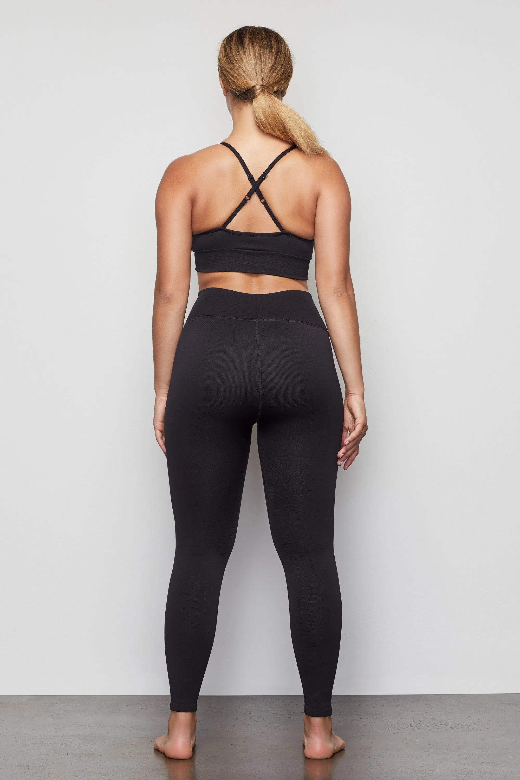 THE GOOD WAIST SEAMLESS LEGGING | BLACK001